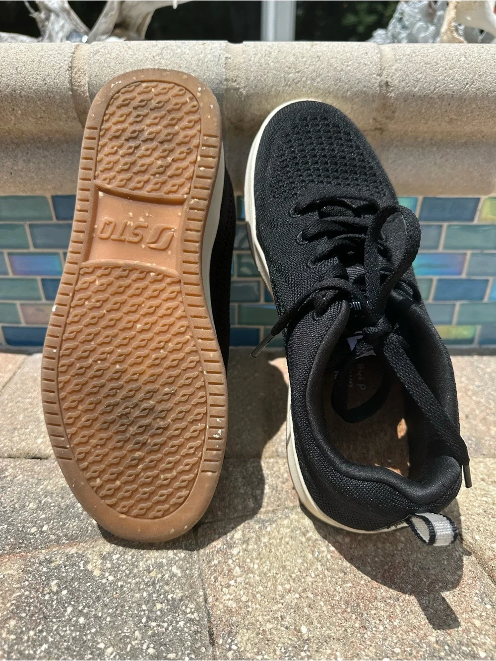 STQ Women’s Lace-Up Tennis Shoes (Size 8)
